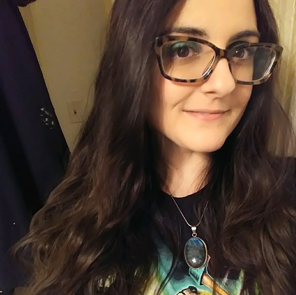 Meet your Posher, Lindsay - Picture 1 of 2